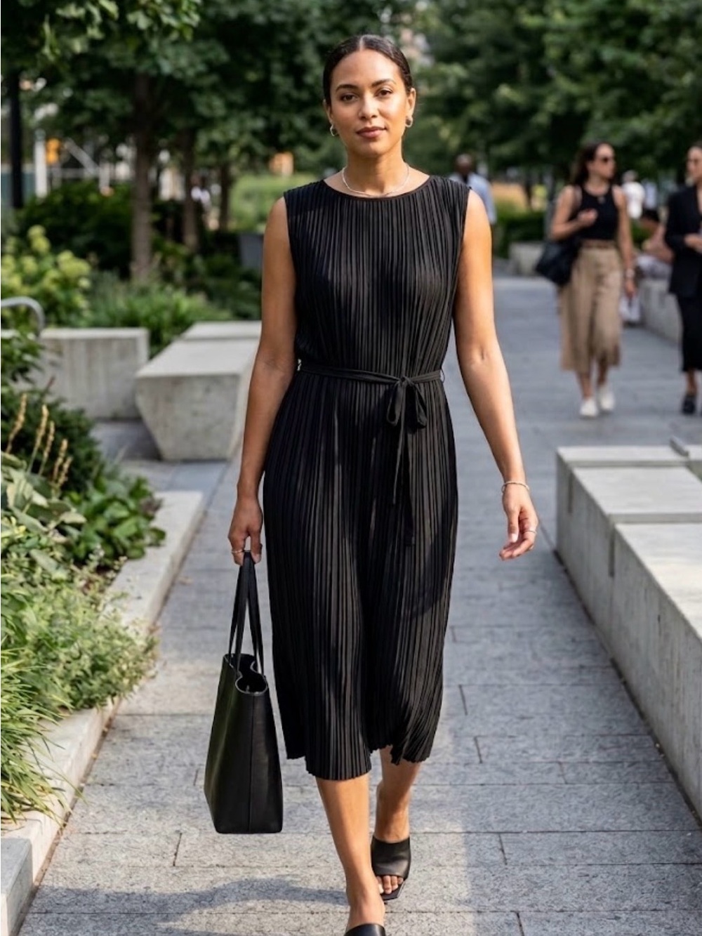 UNIQLO Pleated Sleeveless Midi Dress with Tie Belt Size M